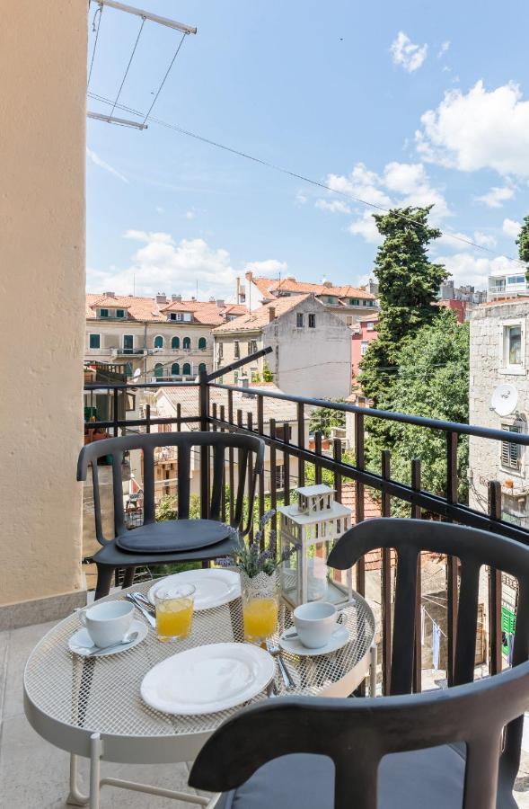 Romantic Apartment With Balcony Split Extérieur photo
