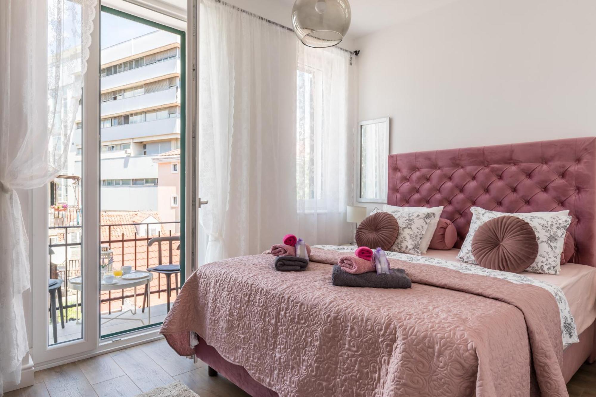 Romantic Apartment With Balcony Split Extérieur photo
